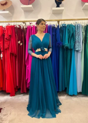 Vestido de fiesta largo de tul con mangas