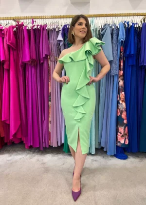 Vestido de fiesta corto con volante