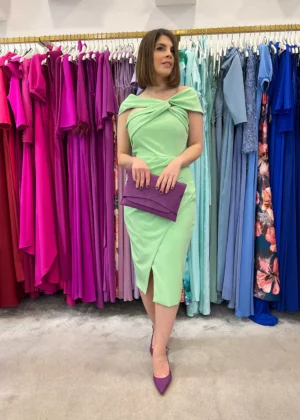 Vestido de fiesta corto con tirantes cruzados