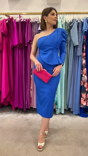 Vestido de fiesta corto asimétrico con volante