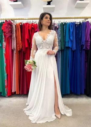 Vestido de novia con cuerpo de encaje