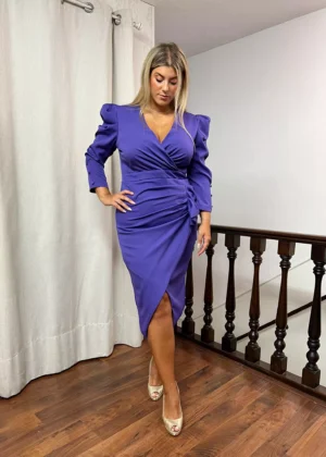 Vestido de fiesta corto con drapeado morado