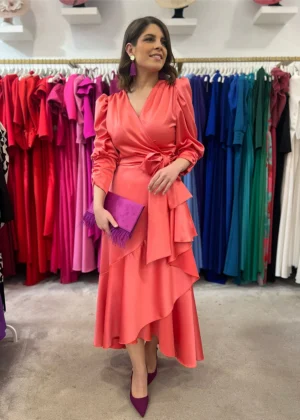 Vestido de fiesta largo cruzado de raso