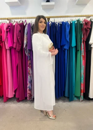 Vestido de novia sencillo corto para boda civil color blanco con capa de gasa