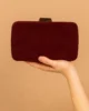 Bolso clutch de antelina granate oscuro