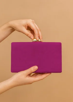 Bolso clutch de antelina fucsia