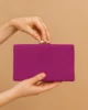 Bolso clutch de antelina fucsia