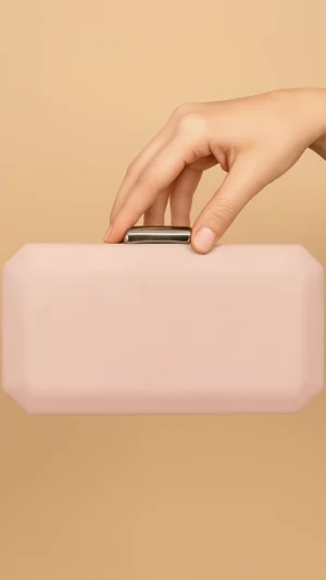 Bolso clutch de antelina rosa con plata