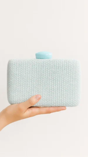 Bolso cltuch de fiesta de rafia azul claro