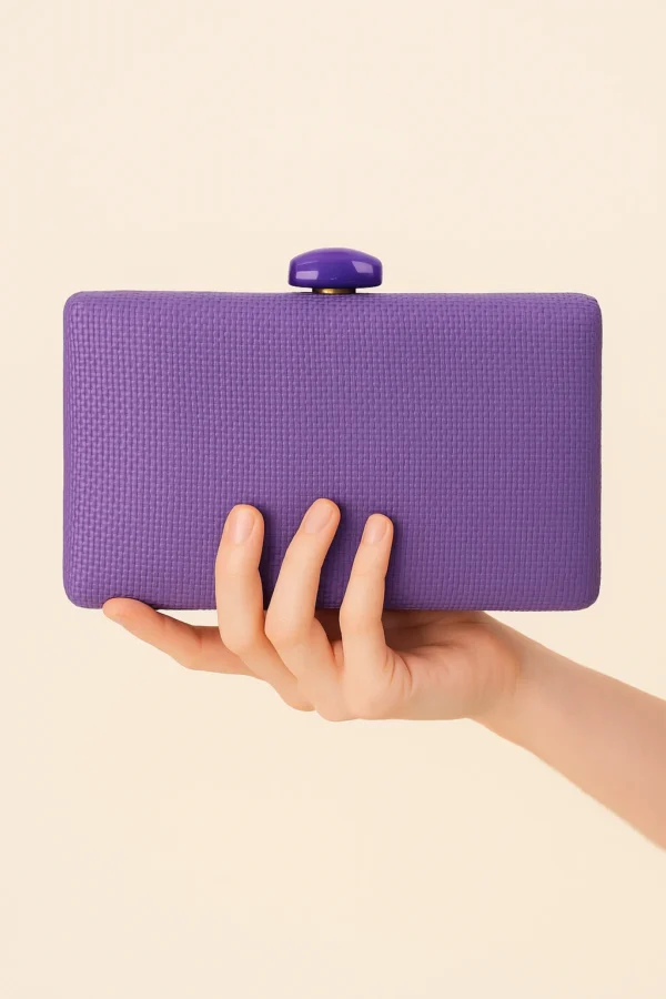 Bolso clutch de rafia rectagular morado