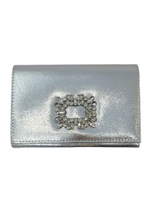 Bolso de fiesta metalizado plata con broche