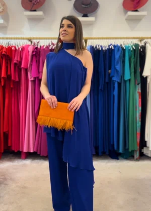 Mono de fiesta con capa de gasa asimétrica