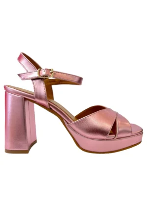 Sandalias de tacón ancho y plataforma metalizadas rosas