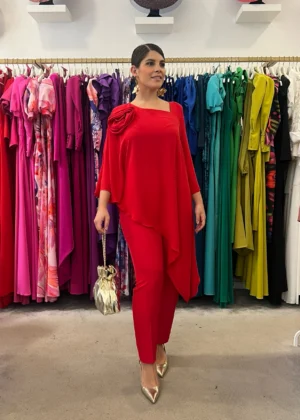 Conjunto de fiesta con casaca de gasa y pantalón