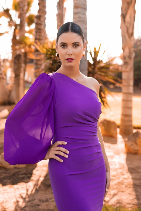 Vestido de fiesta midi asimétrico con manga de gasa morado