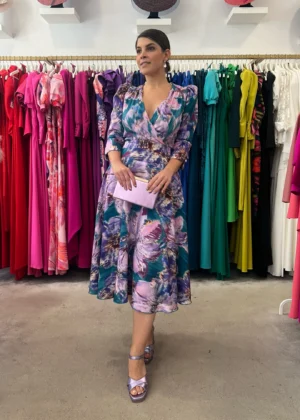 Vestido de fiesta corto con falda capa estampado