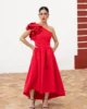 Vestido de fiesta midi asimétrico con tablas rojo Vestido de fiesta midi asimétrico con tablas rojo