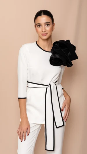 Conjunto de top y pantalon blanco con vivos negros