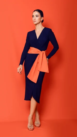 Vestido de fiesta midi cruzado con lazada