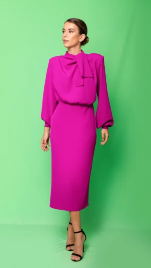 Vestido de fiesta midi con lazada al cuello fucsia
