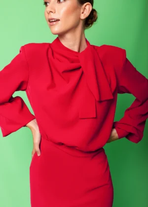 Vestido de fiesta midi con lazada al cuello rojo