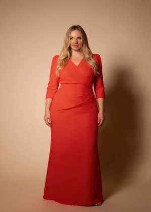 Vestido de fiesta largo drapeado con evassé coral