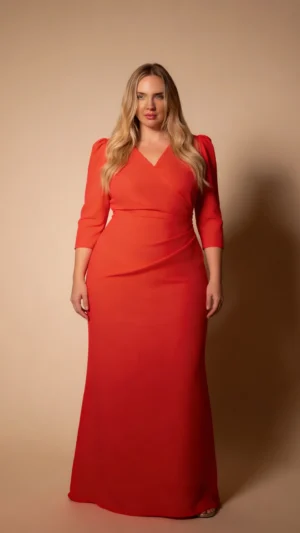 Vestido de fiesta largo drapeado con evassé coral