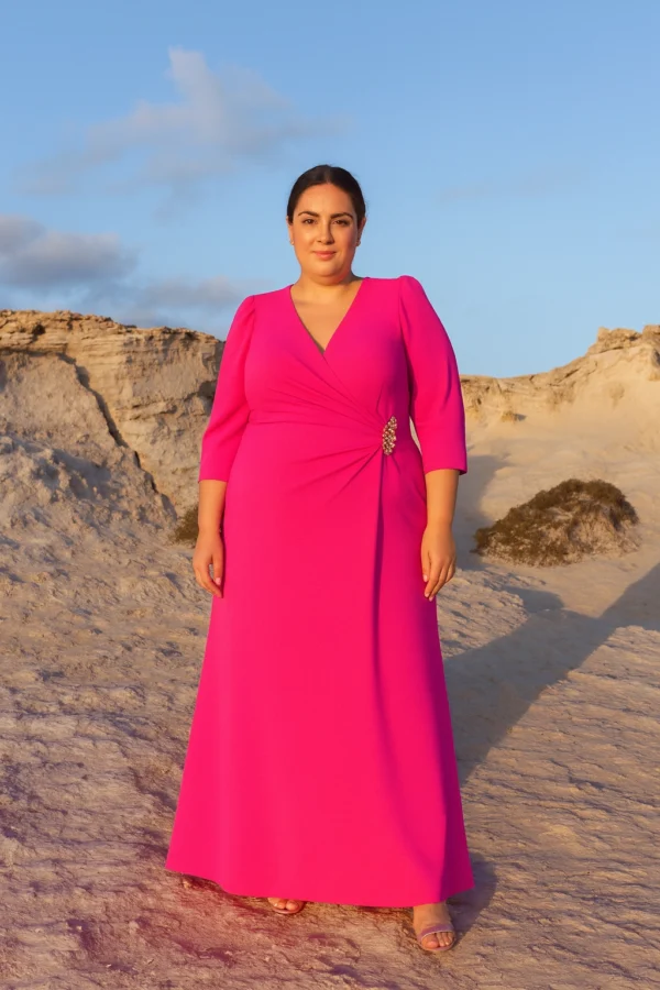 Vestido de fiesta largo drapeado con evassé fucsia