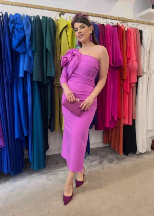 Vestido de fiesta midi asimétrico con flor