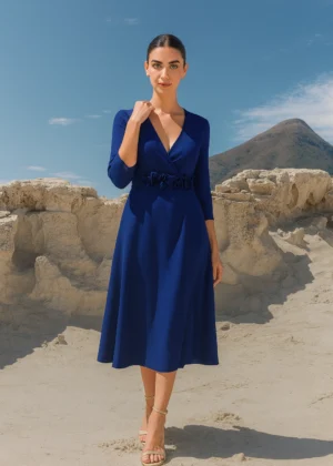 Vestido midi de vuelo con adorno de flores azul