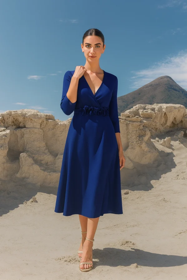 Vestido midi de vuelo con adorno de flores azul