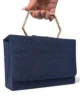 Bolso clutch azul marino de tela rústica con asa hexagonal Bolso clutch azul marino de tela rústica con asa hexagonal