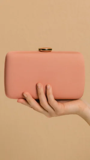 Bolso clutch de tela nude