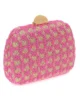 Bolso clutch de rafia formas geometricas rosas