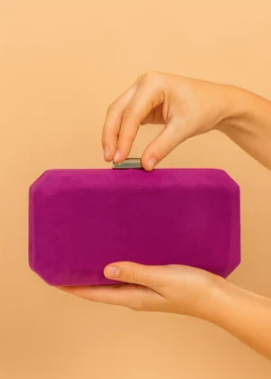 Bolso clutch de antelina buganvilla con plata