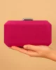 Bolso clutch de antelina fucsia con plata