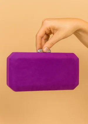 Bolso clutch de antelina violeta oscuro con plata