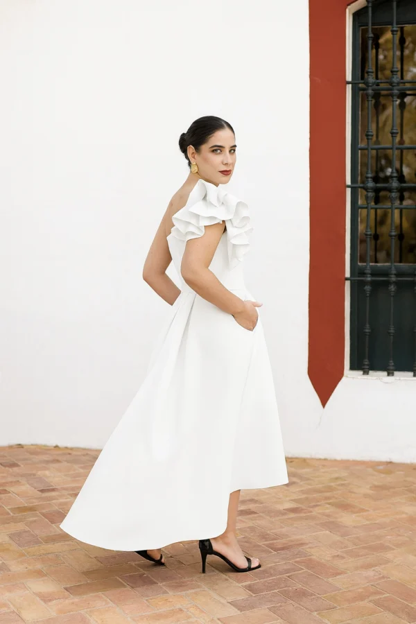 Vestido midi asimétrico con tablas blanco