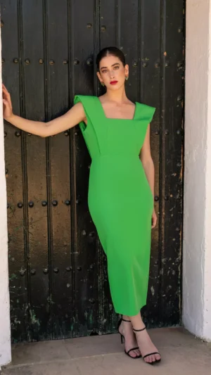 Vestido de fiesta verde con escote cuadrado