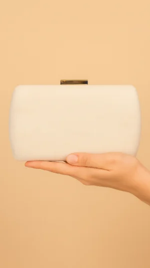 Bolso clutch de fiesta de antelina beige