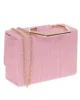 Bolso cuadrado rosa con asa geométrica