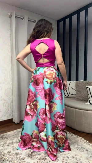 Vestido de fiesta largo con falda estampada