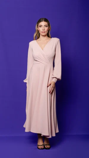 Vestido de fiesta midi con falda capa rosa palo