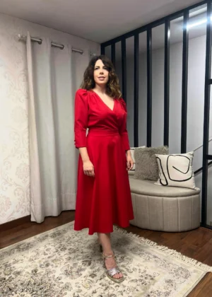 Vestido midi de vuelo con manga francesa rojo