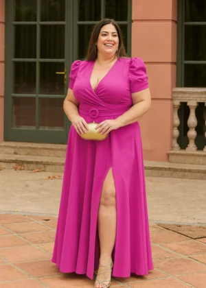 Vestido largo con falda de vuelo fucsia manga corta