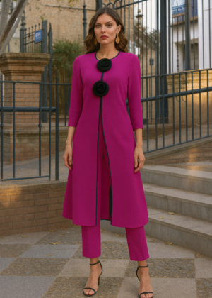 Conjunto casaca pantalón buganvilla con flores negras