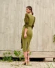 Vestido midi con mangas de gasa plumetti oliva