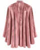 Capa de terciopelo rosa palo con cuello alto Capa de terciopelo rosa palo con cuello alto