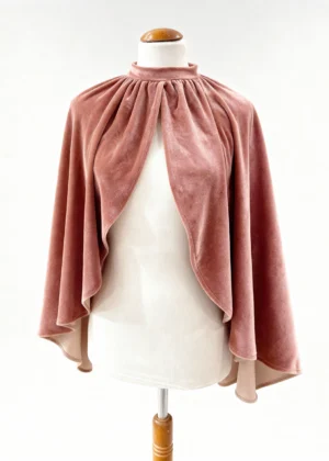Capa de terciopelo corta rosa