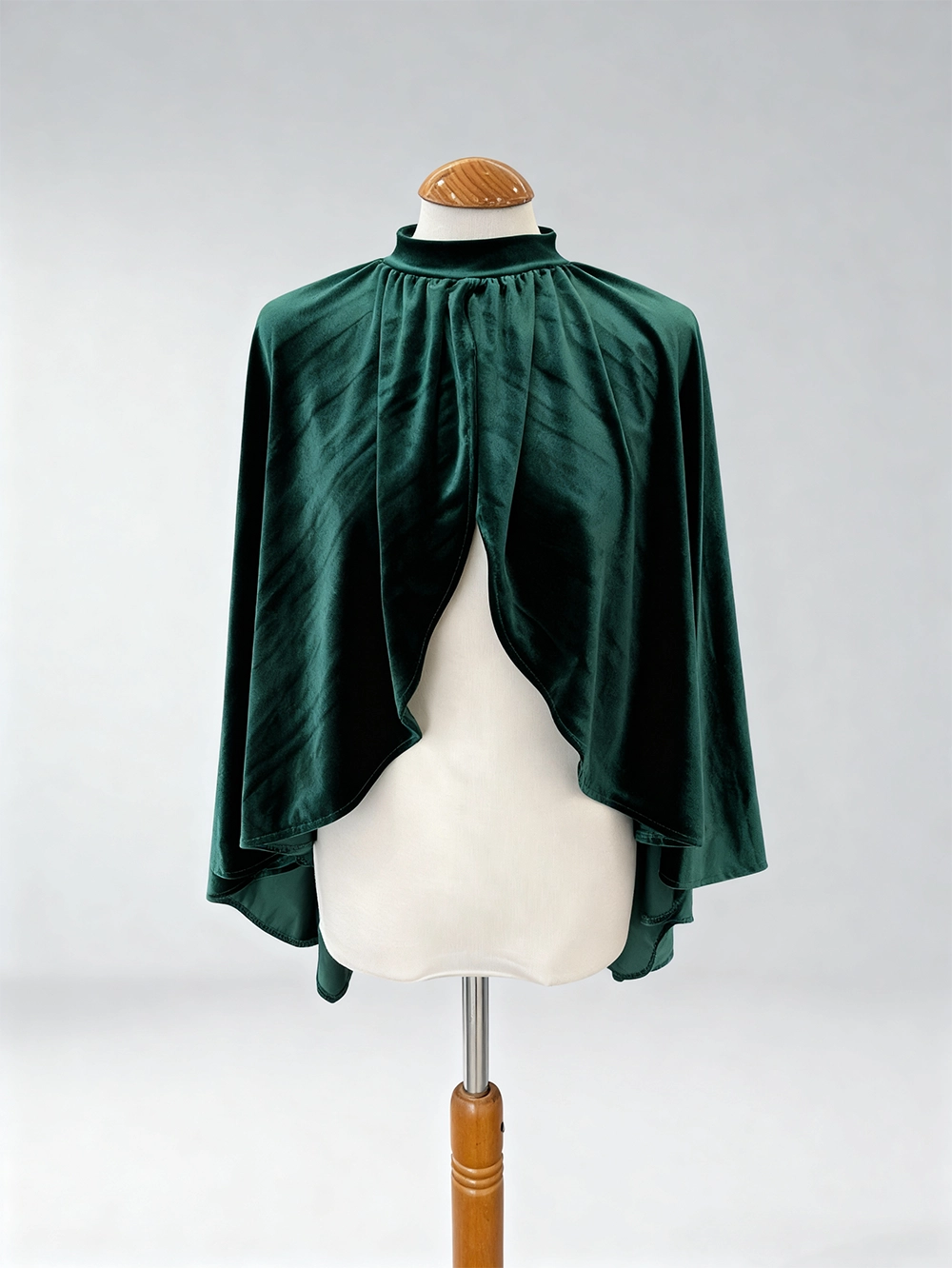 YLMA_26280N_VERDE1 copia Capa de terciopelo corta verde